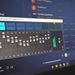 Namų garso nustatymai: EQ, garsiakalbiai ir interneto radijo transliacijos kokybė – stereo garsiakalbis kambaryje